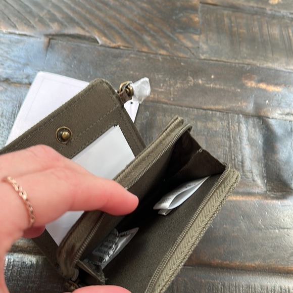 Thirty-One Clip N’ Zip Wallet - Picture 3 of 4